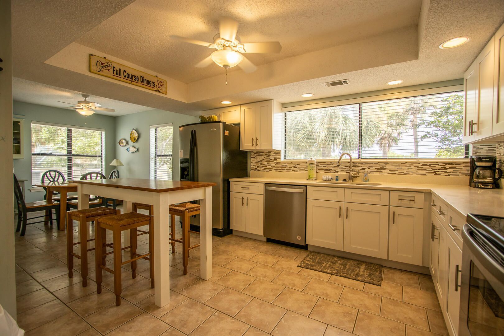 Spacious Oceanfront Condo Steps to Golf, Dining, & Pool