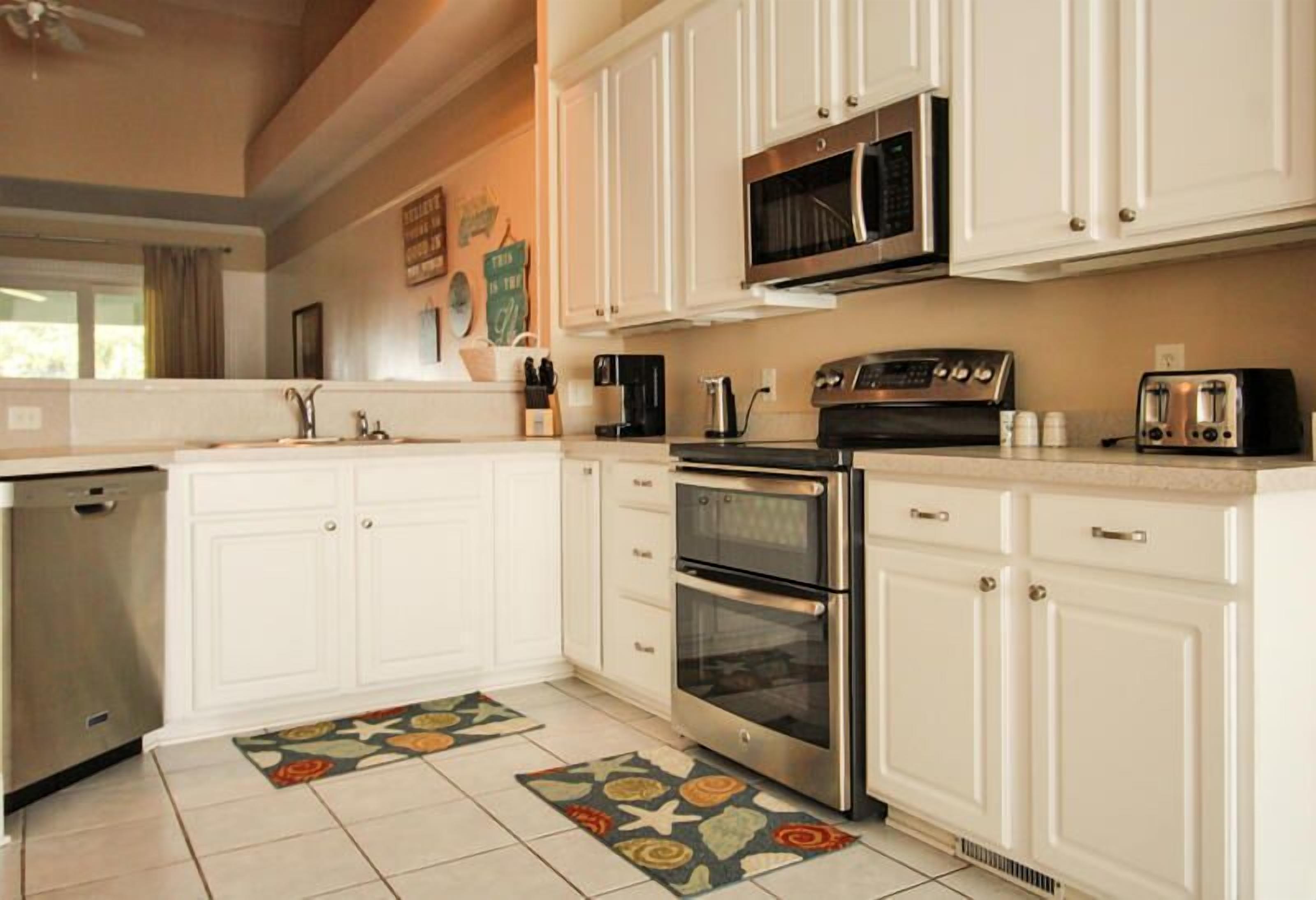 Two-Story Home w/ Golf Views - Close to Marina & Boathouse