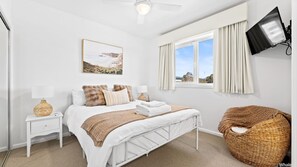 Unclassified image, 4 of 26, button - Wharf Apartment Unit 11 (NAROOMA)