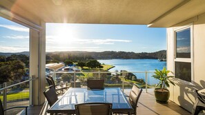 Outdoor dining - Wharf Apartment Unit 11 (NAROOMA)