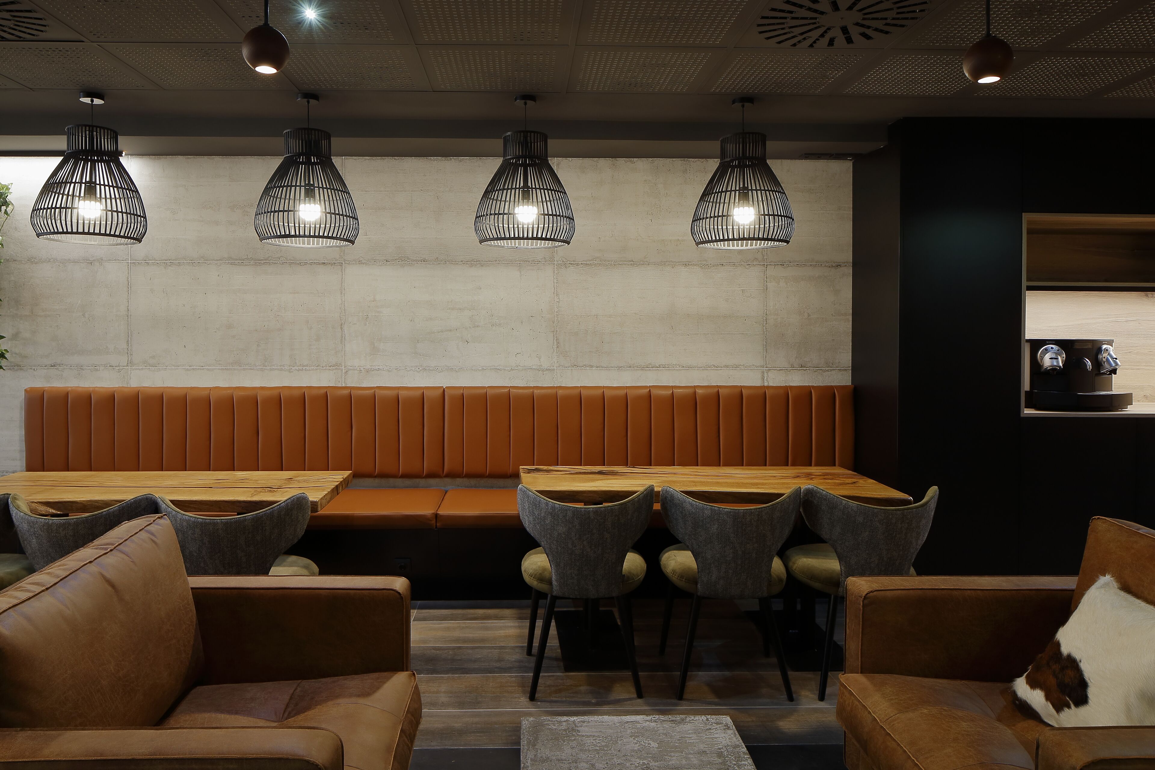 Dagelijks continentaal ontbijt (EUR 12 per persoon)