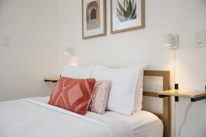 2 bedrooms, desk, laptop workspace, iron/ironing board - URBAN4-3 | spacious getaway near Brickell (Miami)
