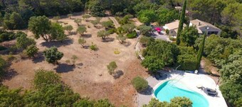 Gîte, 2*, air conditioned, in a peaceful setting between olive trees and pool