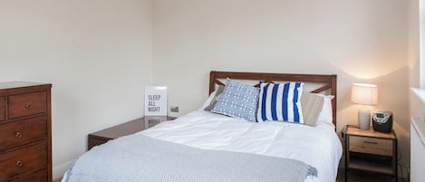 2 chambres, fer et planche à repasser, Wi-Fi gratuit, draps fournis