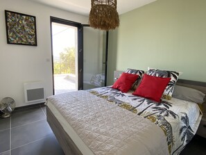 3 chambres, fer et planche à repasser, lit parapluie, Wi-Fi gratuit