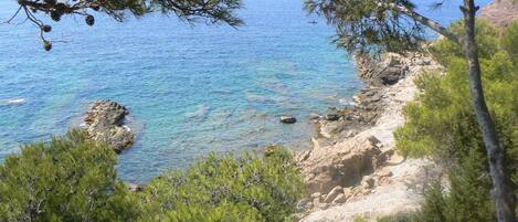 Beach nearby, sun-loungers