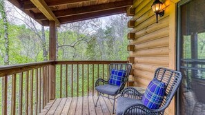 Property grounds - Relaxing 4BD Family Getaway! Hot Tub + Pool Access (Gatlinburg)