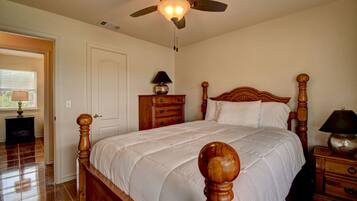 3 bedrooms, iron/ironing board, free WiFi, bed sheets