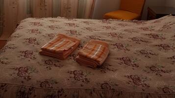 3 quartos, Wi-Fi de cortesia, roupa de cama