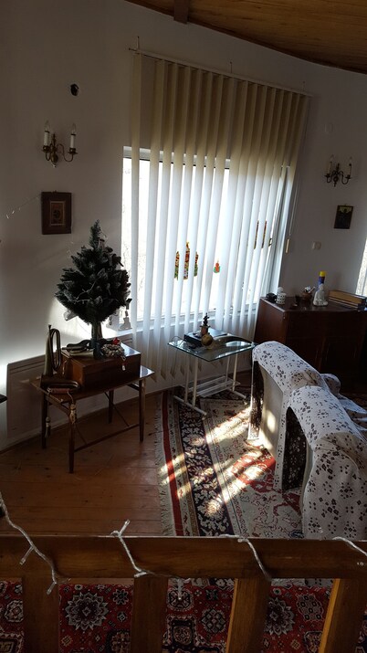 Vacation villa, 350 mp offers a sharesd lounge garden, 20.000 mp,