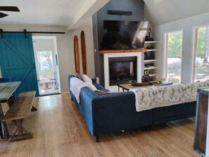 Smart TV, fireplace, video games - Lakeside Gnome sweet Home (Eagle Rock)