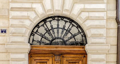 Appartement au Sein D'un Superbe Hôtel Particulier du 18e