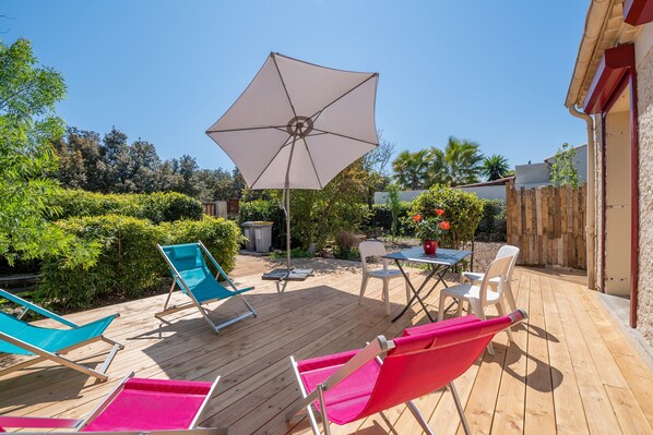 屋外ダイニングエリア