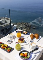 Free daily cooked-to-order breakfast