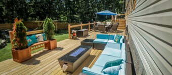 Luxe Entertainers Retreat: Mins to Ski HotTub/Games/Firepit/Sauna & Cinema!