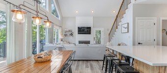 Lake Gaston Retreat 2-Story Boathouse, Jump Deck, Sleeps 16