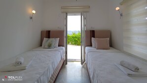 2 bedrooms, iron/ironing board, WiFi (free), bed sheets