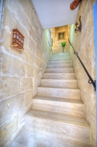 Charming house in the heart of Valletta CPAC1-3