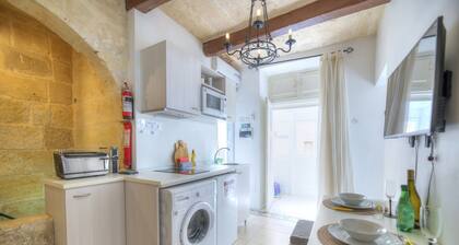 Charming house in the heart of Valletta CPAC1-3