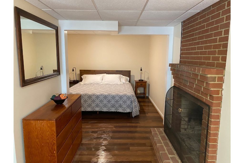 The Franklin Estate - Suite D-Private Apt-King Bed