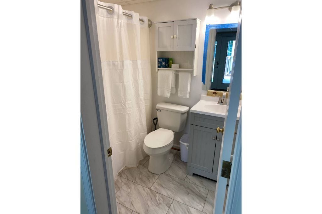 The Franklin Estate - Suite D-Private Apt-King Bed