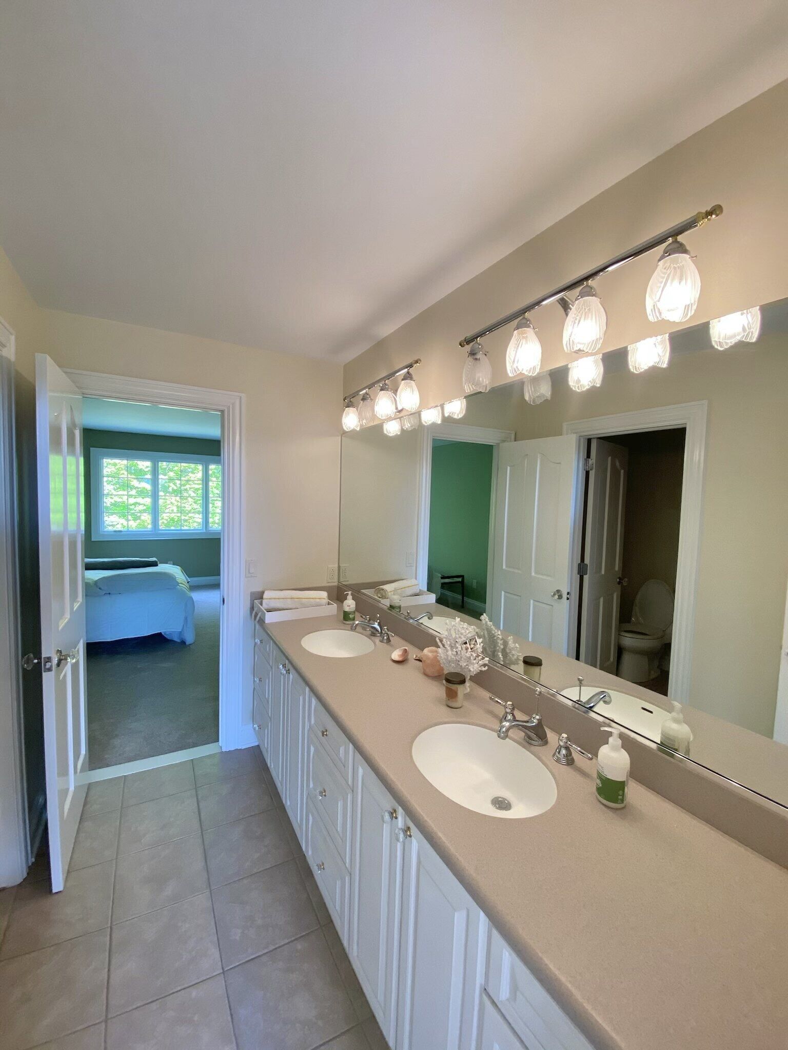 Rare! Buffalo Mansion with deck on Caszenovia creek