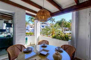 Outdoor dining - 1081 - Golden Beach jacuzzi (Marbella)