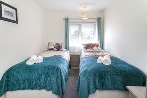 3 chambres, fer et planche à repasser, Wi-Fi gratuit, draps fournis