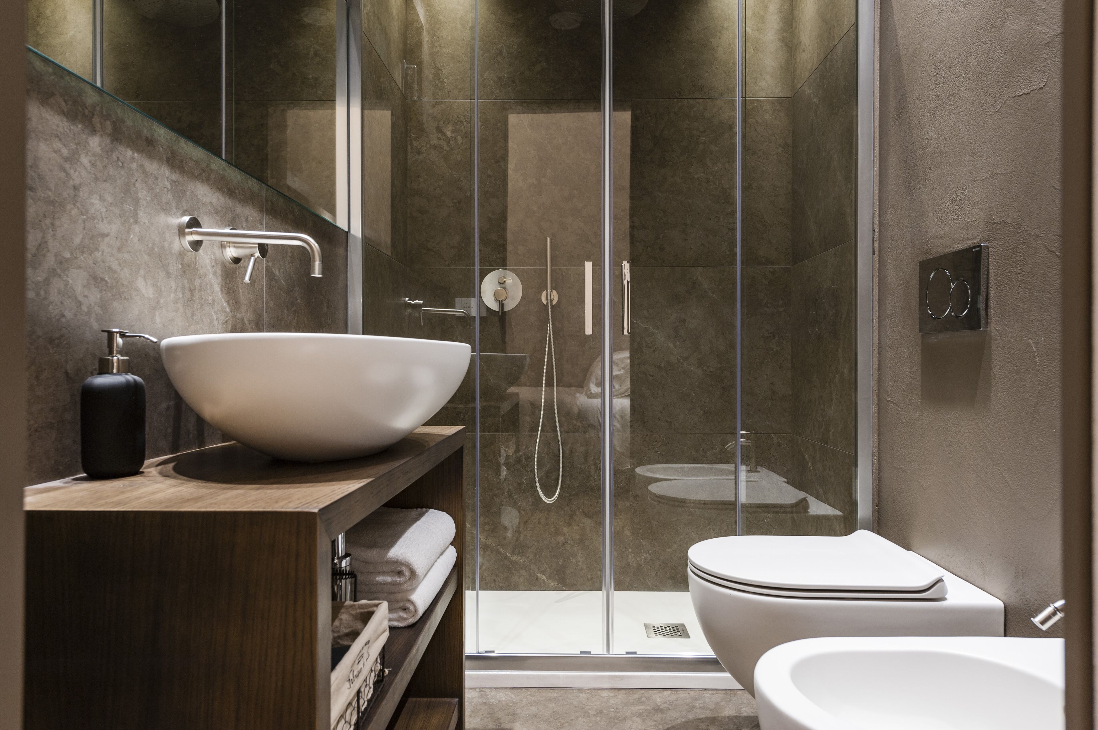 Apartemen, 1 kamar tidur | Kamar mandi | Shower, pancuran hujan, perlengkapan mandi gratis, dan pengering rambut
