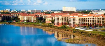 ORLANDO-4 Bedroom Villa, 4 Baths. 5 Star Resort and Spa.  9 minutes from Disney 