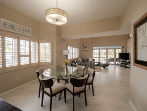 Living area - Britannia Villas (Seven Mile Beach)