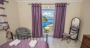 3 室のベッドルーム、セーフティボックス (室内)、アイロン / アイロン台、旅行用ベビーベッド