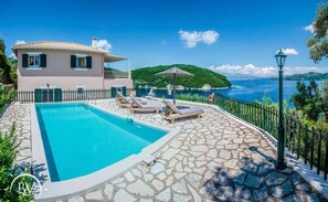 Outdoor pool - Villa Akrogiali (Λευκάδα)