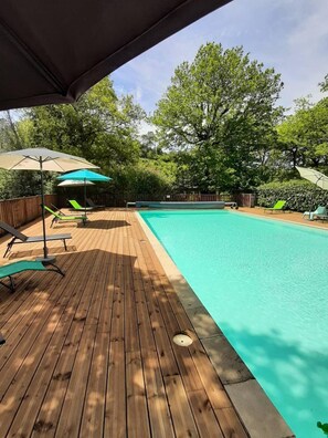 Piscine extérieure, piscine chauffée