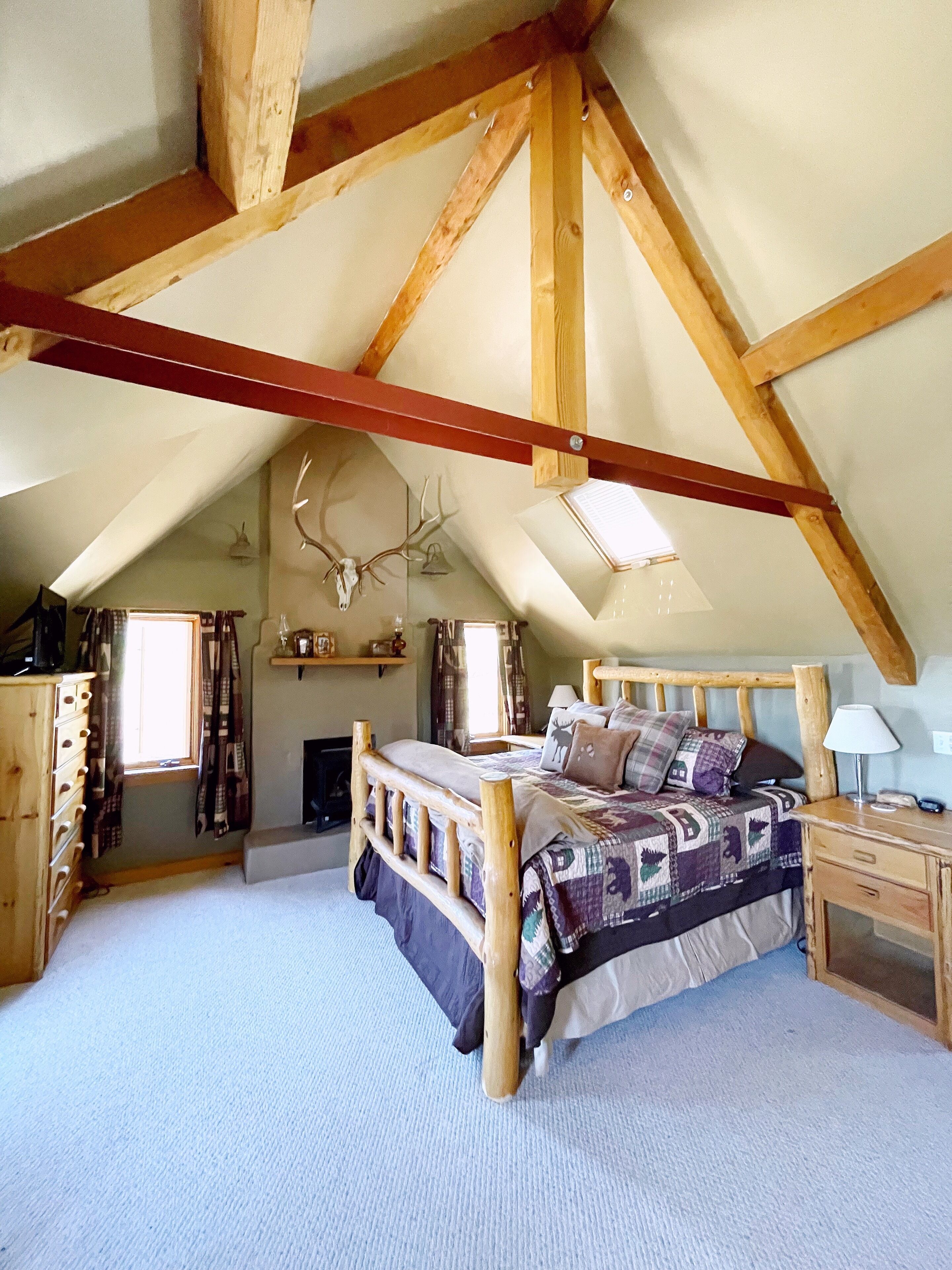 Pet Friendly CABIN in Ponderosa Paradise at Stoneman Lake, AZ. Sleeps 10