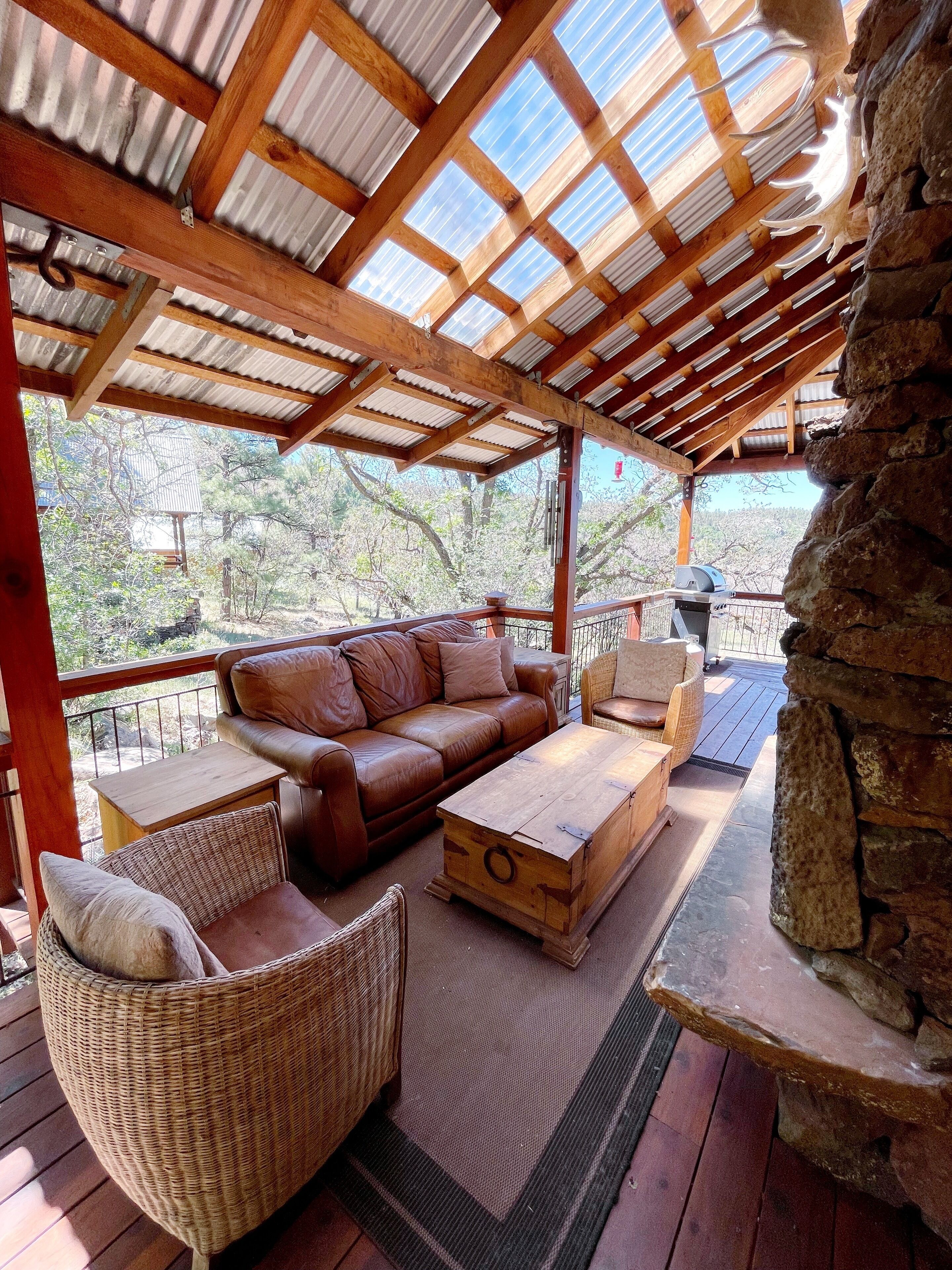 Pet Friendly CABIN in Ponderosa Paradise at Stoneman Lake, AZ. Sleeps 10