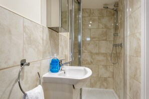 Departamento Deluxe, baño en la habitación, vista al patio (Flat 3) | Baño