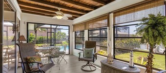 3/2 Heated Pool, Waterfront w/ Boat Lift!