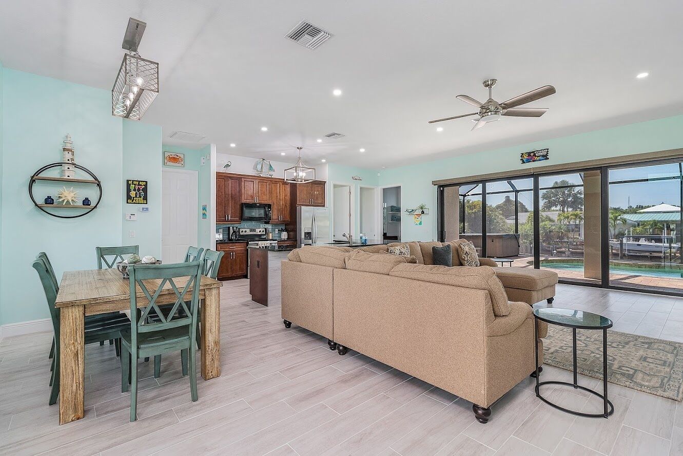 Bokeelia Bliss! 3/2 with Pool & Hot Tub, Boat Lift Included!