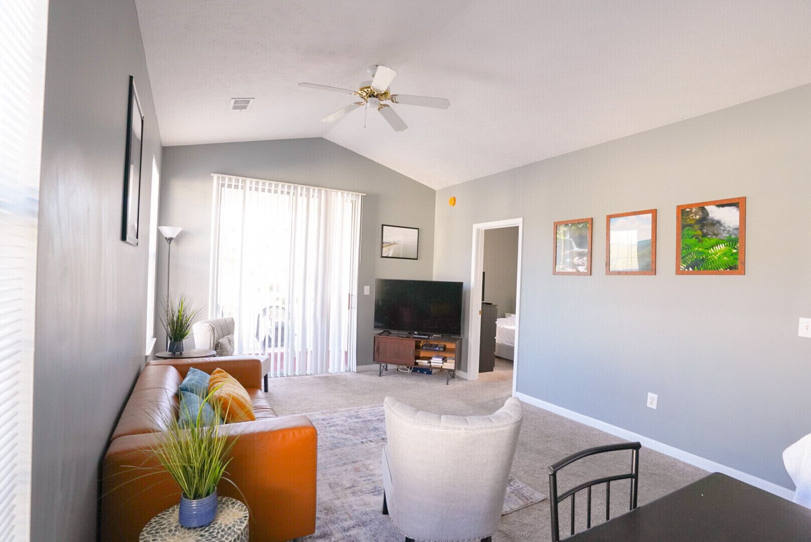 River Oaks Cozy Condo