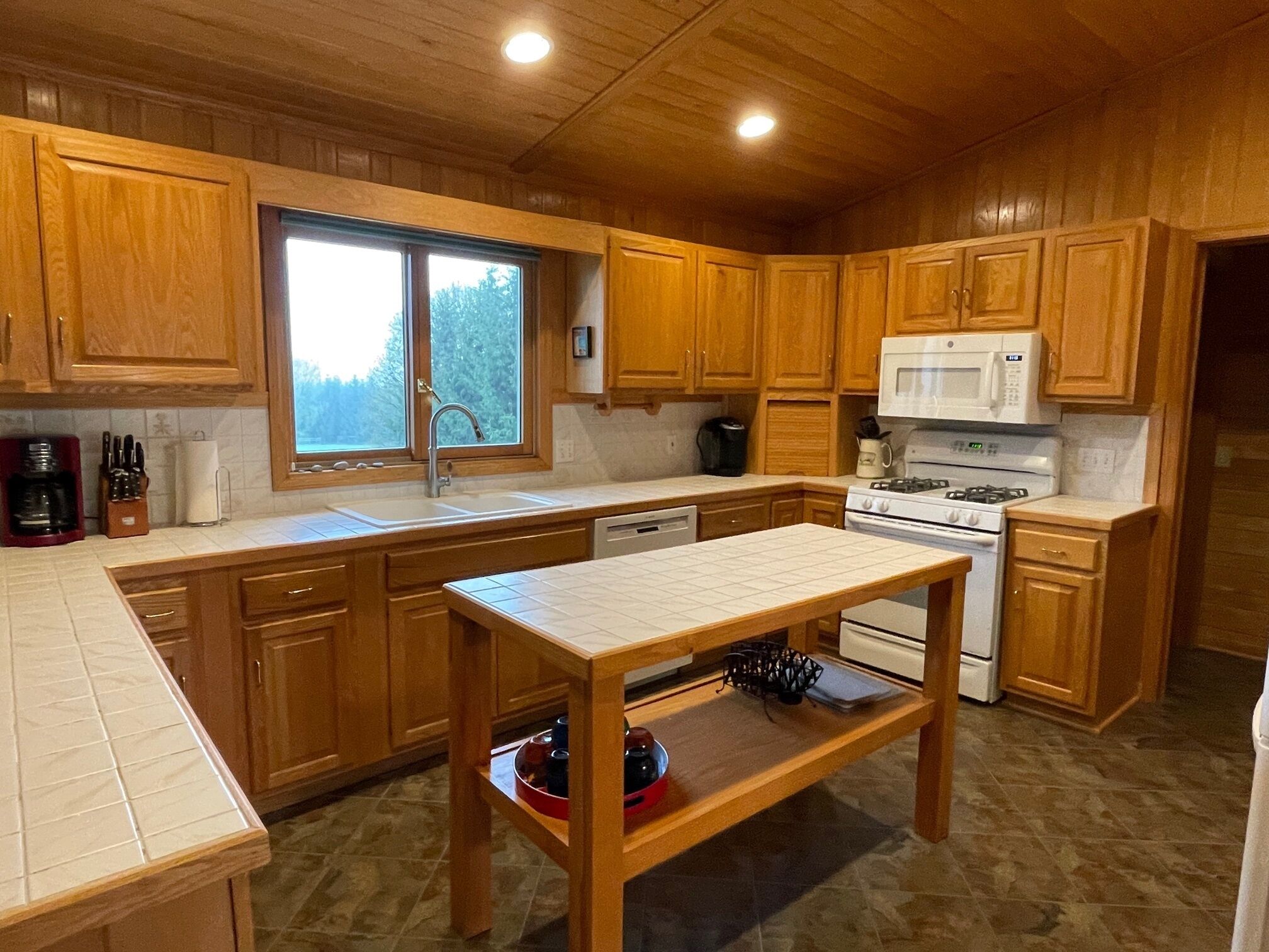 Ultimate privacy beside Sleeping Bear Dunes National Park, 3 miles to Empire