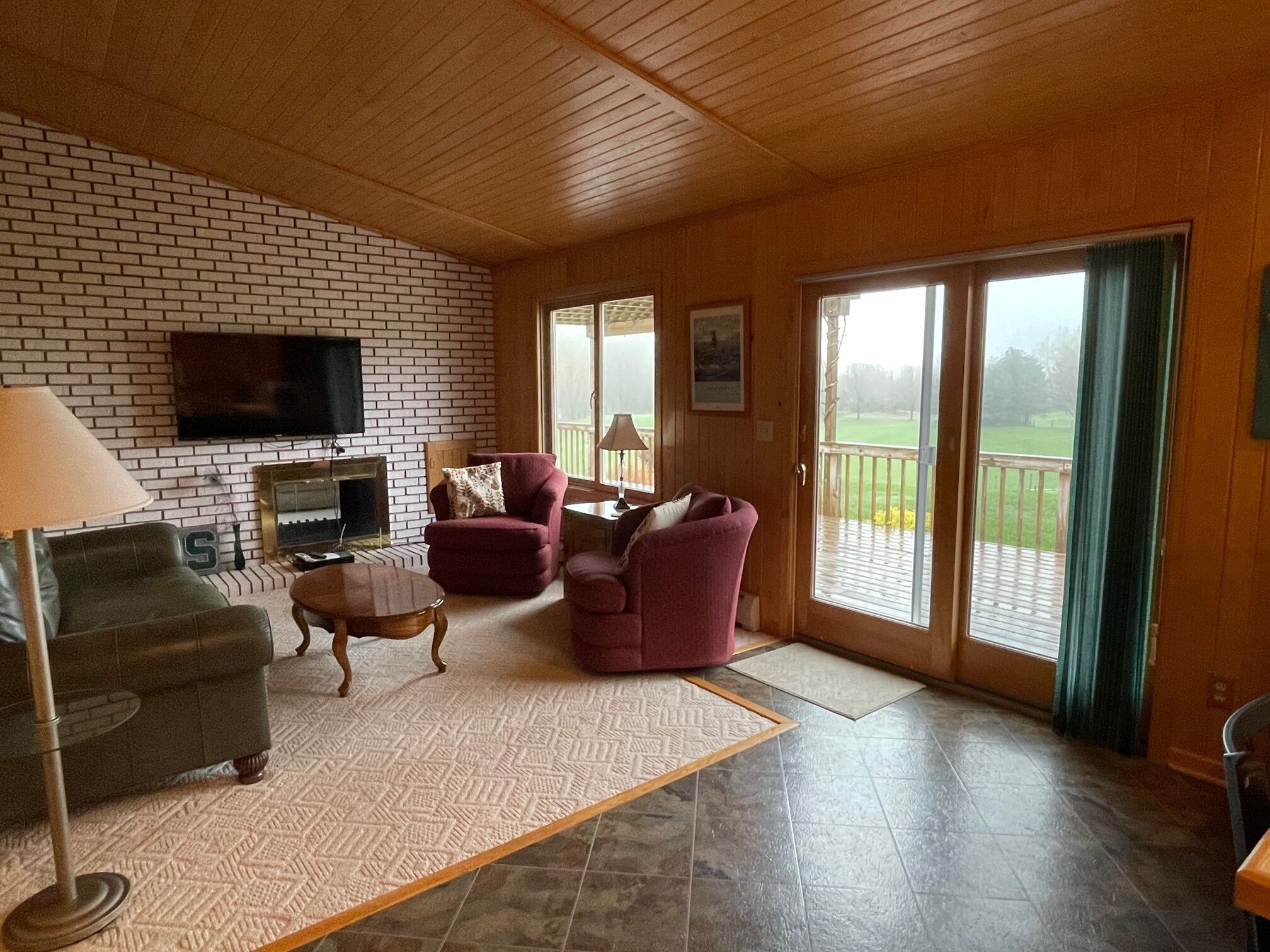 Ultimate privacy beside Sleeping Bear Dunes National Park, 3 miles to Empire