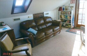 Smart TV, DVD player, books, video library