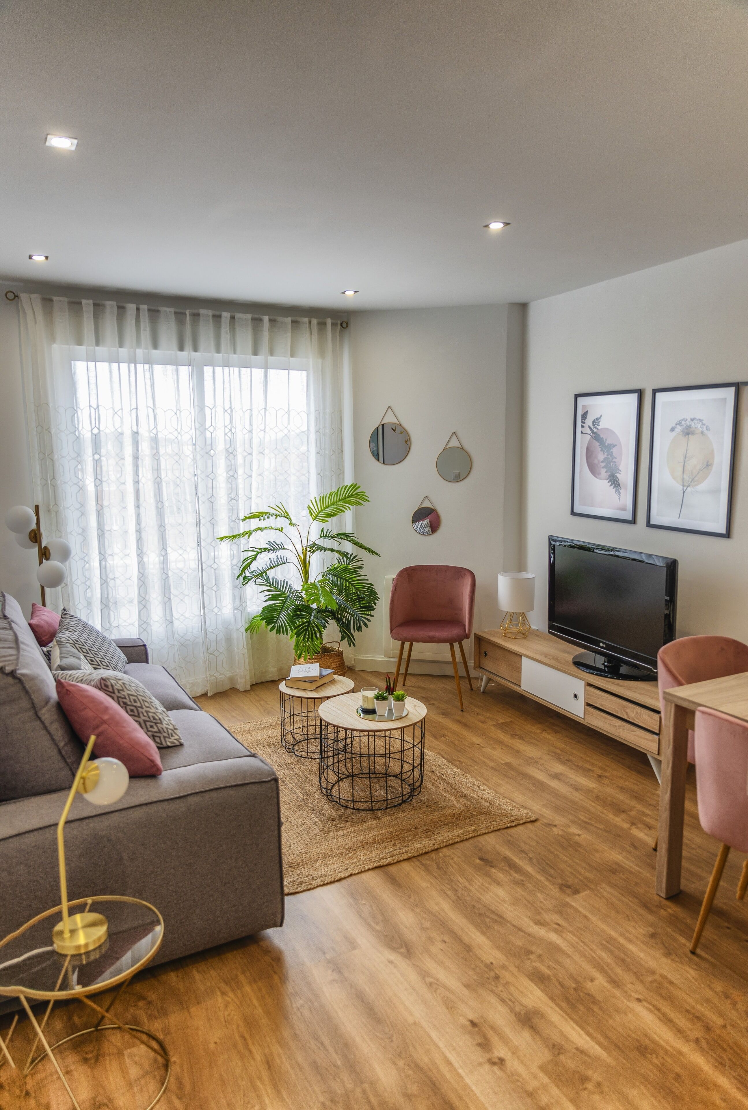 Apartment in the center of Vigo. With free parking.