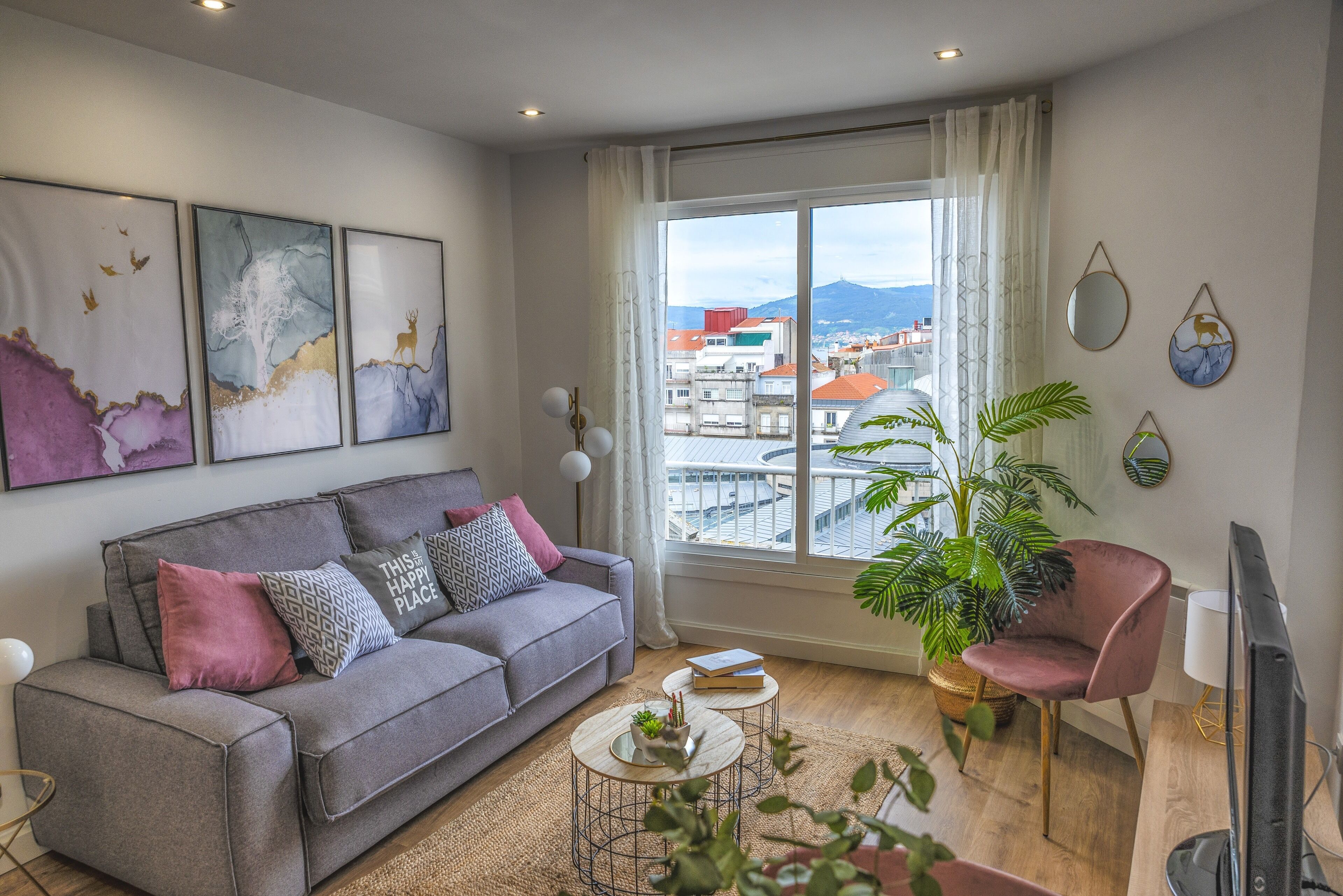 Apartment in the center of Vigo. With free parking.