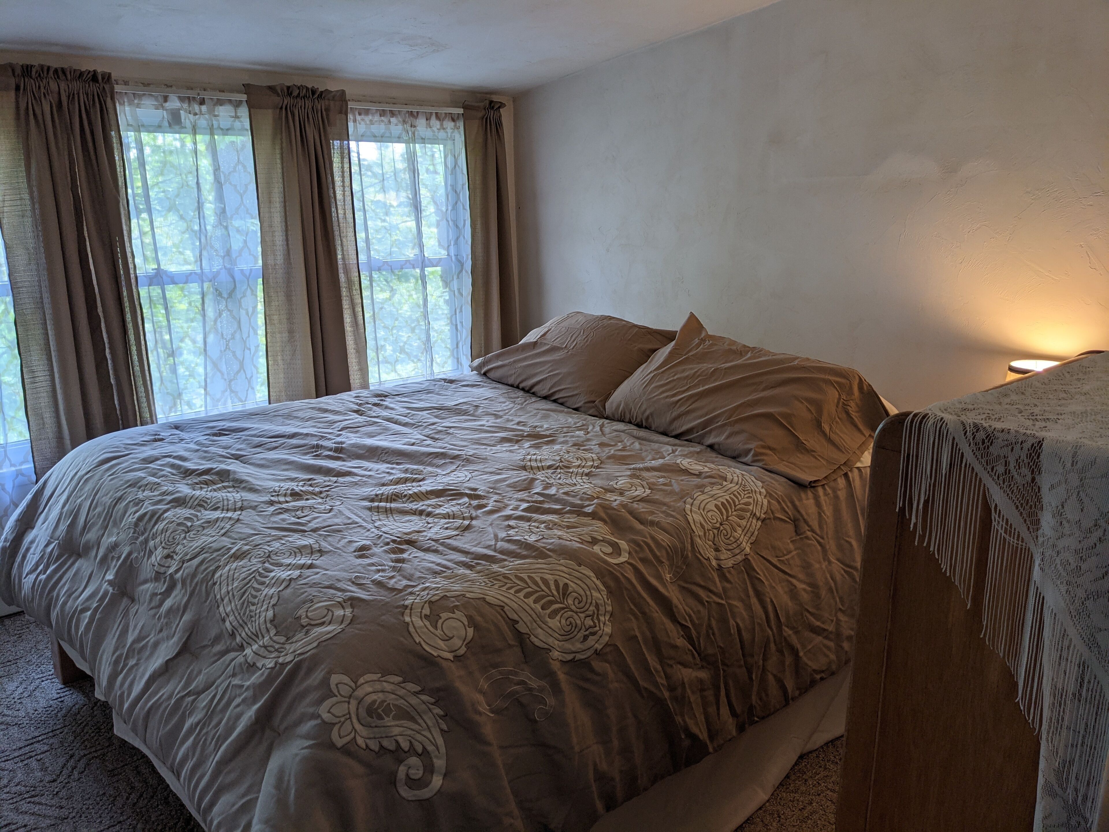 2 多间卧室、WiFi、床单