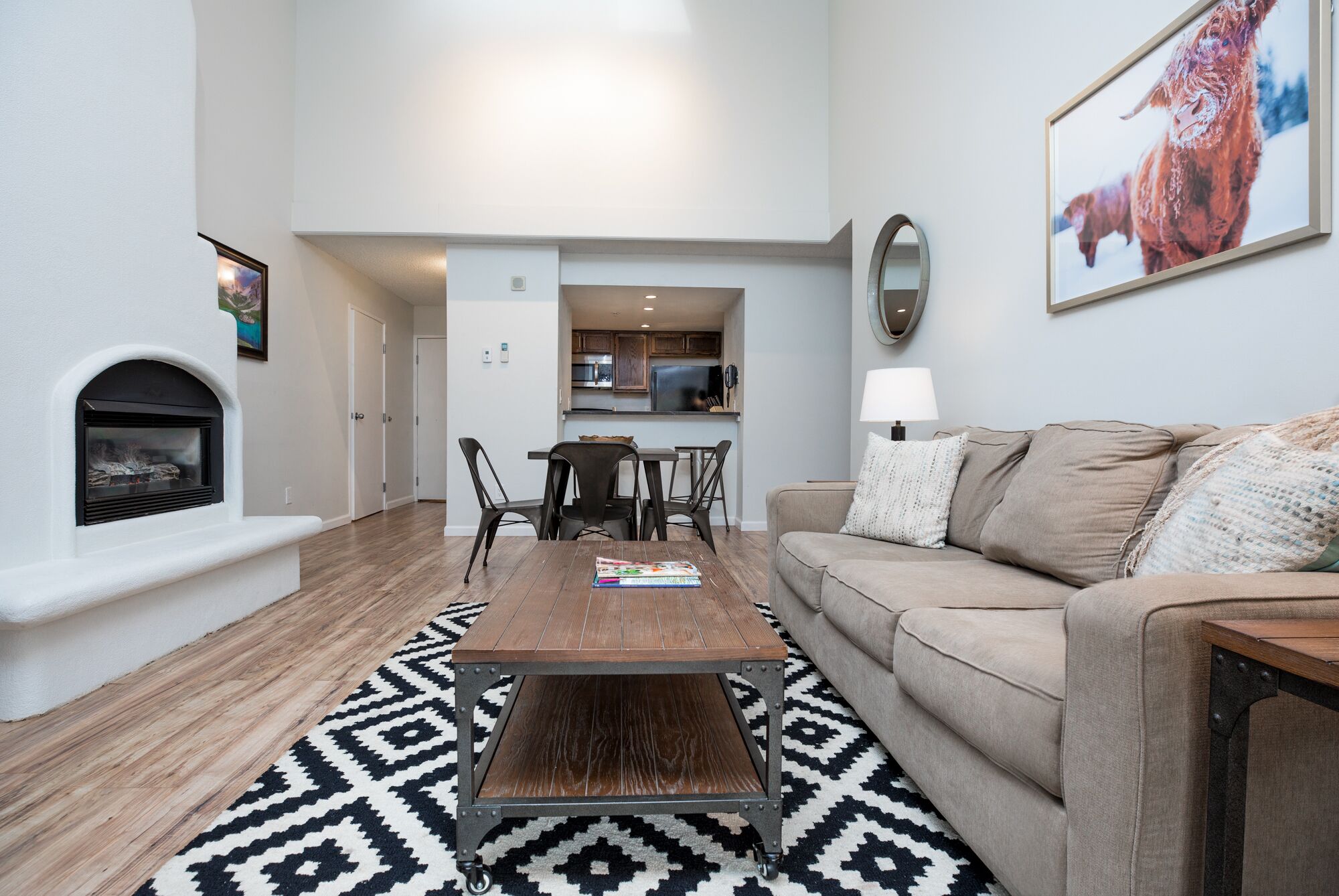 2 Bedroom Condo in Vail! Newly Renovated inside the Evergreen Lodge, Unit 609