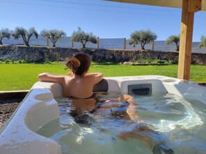 Bain à remous extérieur