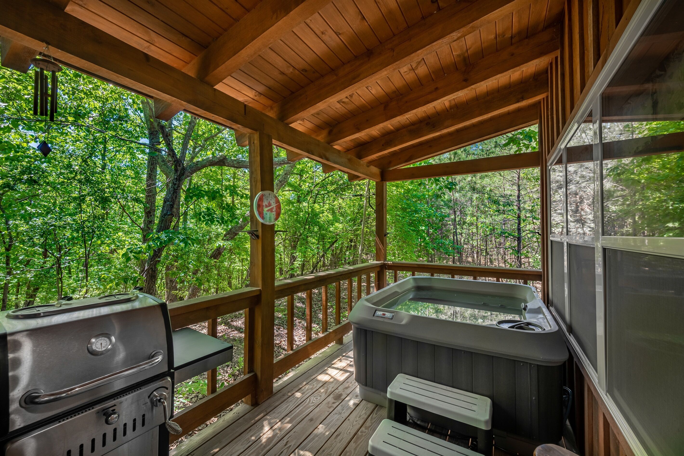 Dunwurkin'-hot tub, fire pit, barrel sauna