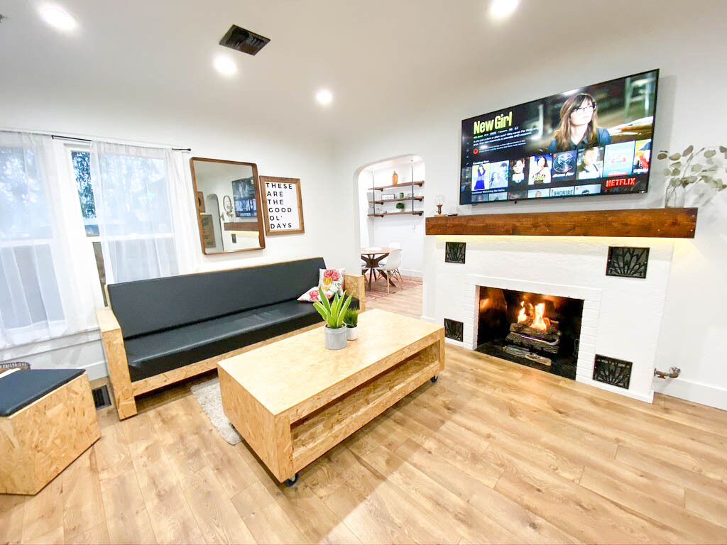 Modern House, Walk To Historic Downtown!